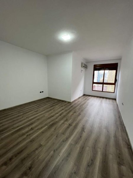 Tirane, shitet apartament 1+1 Kati 3, 93 m² 144.000 Euro (Rruga e Elbasanit)