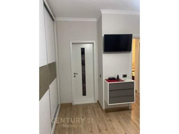 Tirane, shes apartament 2+1 Kati 5, 100 m² 120.000 Euro