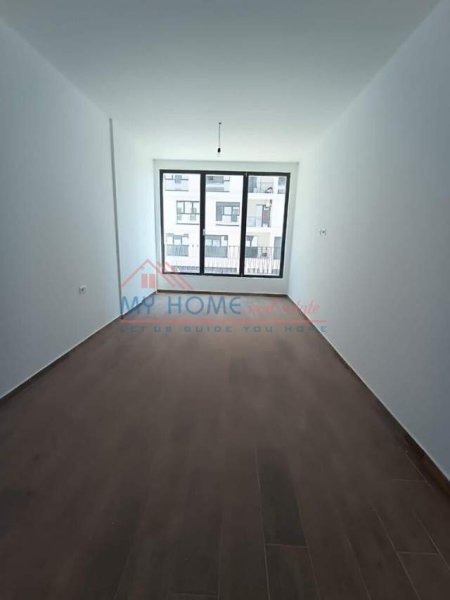 Tirane, jepet me qera apartament 3+1 Kati 1, 140 m² 900 Euro (kongresi i manastirit)