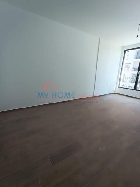 Tirane, jepet me qera apartament 3+1 Kati 1, 140 m² 900 Euro (kongresi i manastirit)