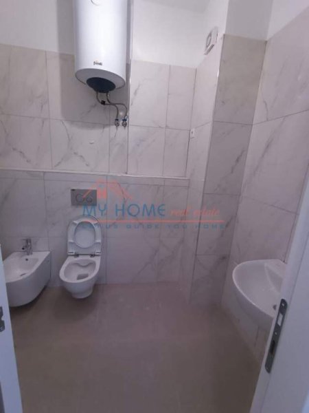 Tirane, jepet me qera apartament 3+1 Kati 1, 140 m² 900 Euro (kongresi i manastirit)
