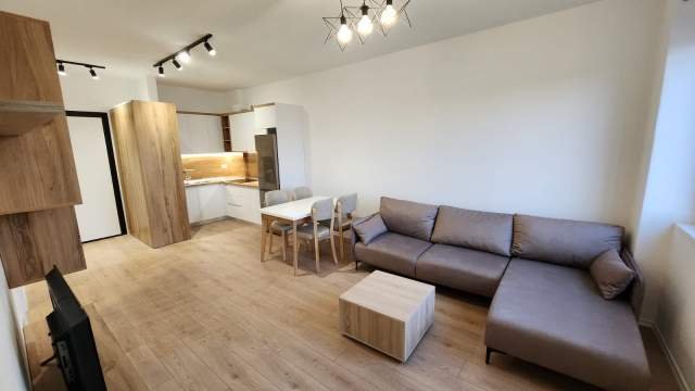 Tirane, jepet me qera apartament 1+1+BLK Kati 8, 65 m² 350 Euro (3 deshmoret)