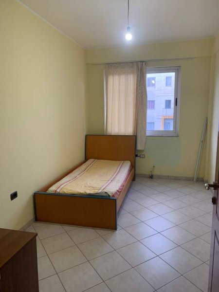 Tirane, jepet me qera apartament 3+1+BLK Kati 6, 128 m² 350 Leke (Astrit Losha)