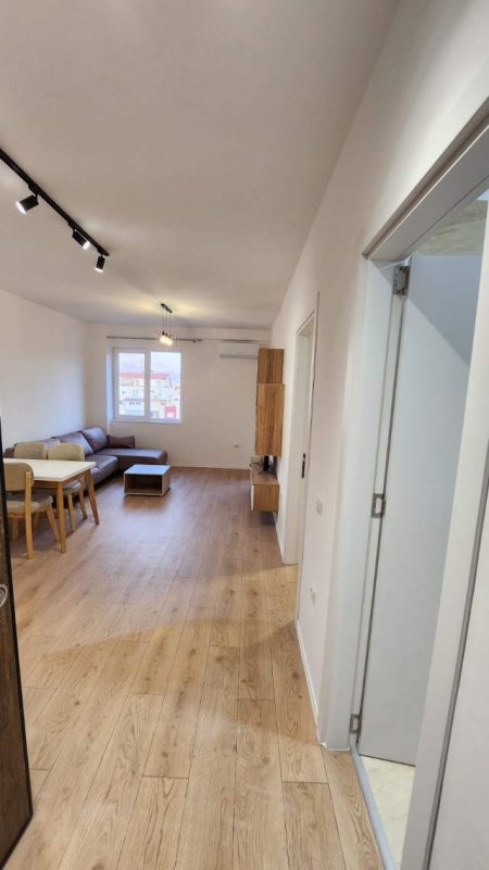 Tirane, jepet me qera apartament 1+1+BLK Kati 8, 67 m² 350 Euro (Yzberisht)