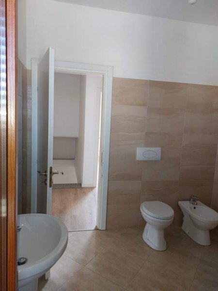 Tirane, jepet me qera Vile 4+1+A+BLK 500 Euro
