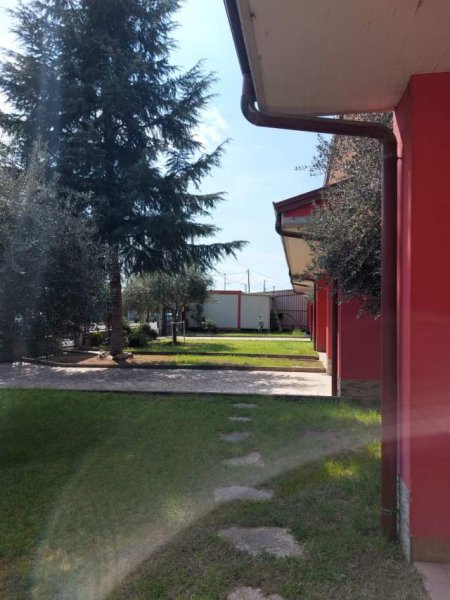 Tirane, jepet me qera Vile 4+1+A+BLK 500 Euro