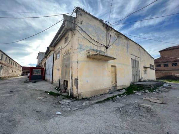 Tirane, shitet magazine Kati 0, 1.412 m² 450.000 Euro (Lagjia 17, Korçë)