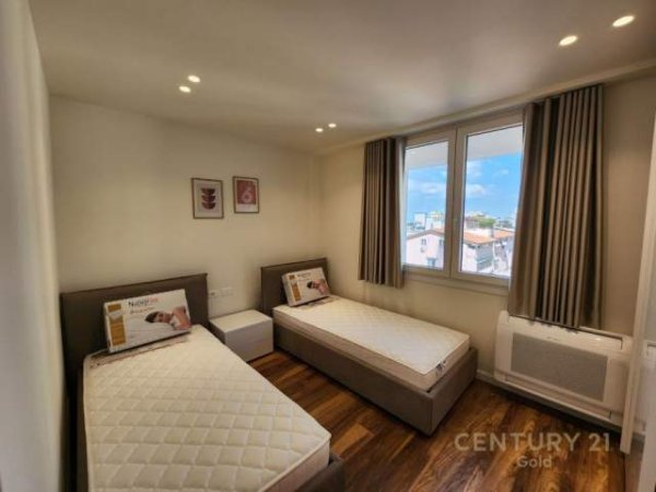 Tirane, jepet me qera apartament 2+1+BLK Kati 6, 120 m² 1.000 Euro (Qender)