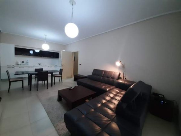 Tirane, jepet me qera apartament Kati 5, 100 m² 800 Euro (rruga e kosovareve)