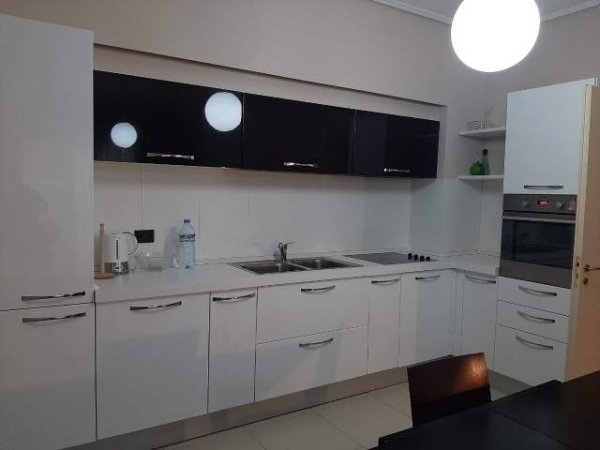 Tirane, jepet me qera apartament Kati 5, 100 m² 800 Euro (rruga e kosovareve)