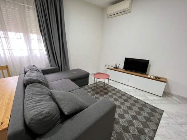 Tirane, jepet me qera apartament Kati 7, 100 m² 700 Euro (rruga e kavajes)
