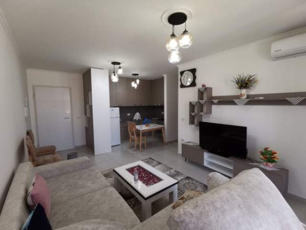 Tirane, jepet me qera apartament 2+1+BLK Kati 1, 90 m² 450 Euro (Don Bosko)