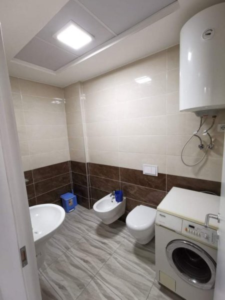 Tirane, jepet me qera apartament 2+1+BLK Kati 1, 90 m² 450 Euro (Don Bosko)