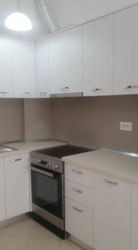 Tirane, jepet me qera apartament 1+1+BLK Kati 5, 65 m² 40.000 Leke (Rruga e Kavajes)