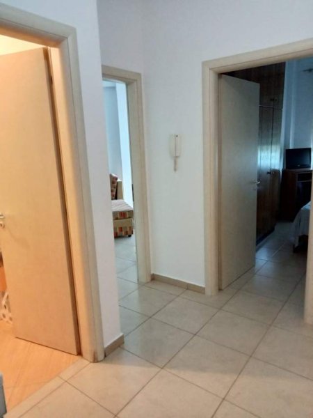 Tirane, jepet me qera apartament 1+1+BLK Kati 2, 70 m² 330 Euro (Rruga Peti)
