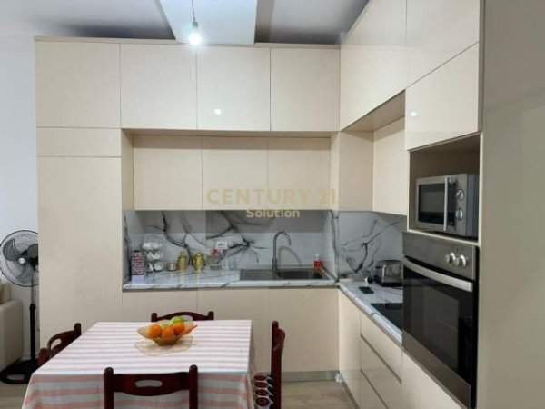 Tirane, shitet apartament 1+1+BLK Kati 8, 57 m² 115.000 Euro (KOMPLEKSI MAGNET)