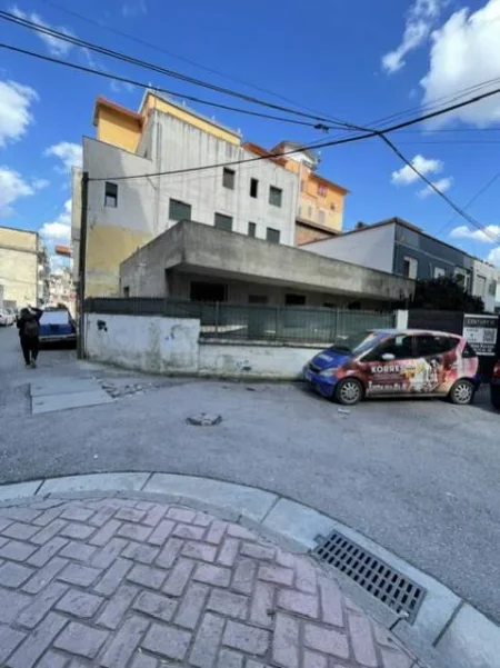 Okazion!! shes shtepi private , 200 m² 250.000 Euro (Rruga Shefqet Musaraj)