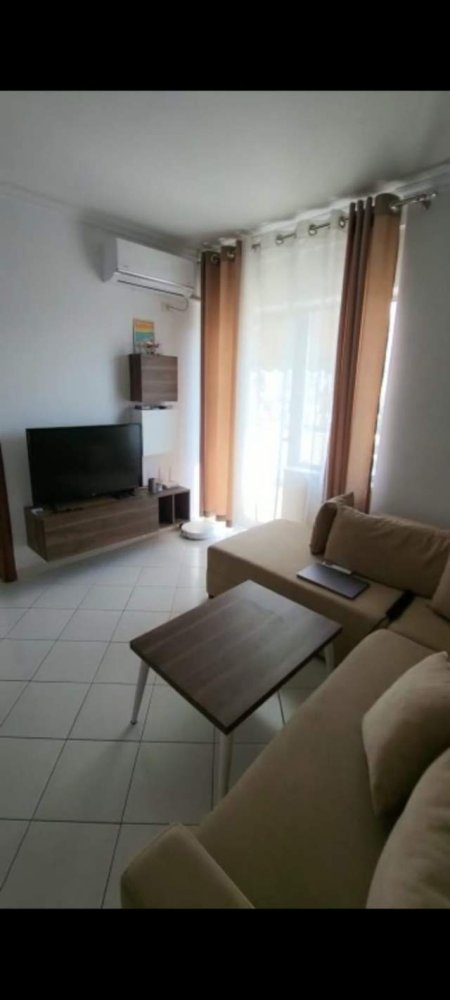 Tirane, jepet me qera apartament 1+1+BLK Kati 5, 62 m² 320 Euro