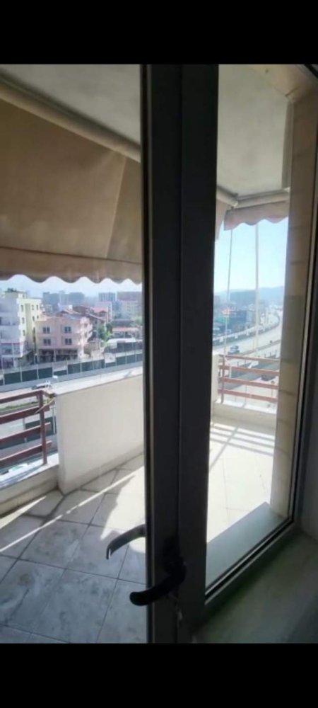 Tirane, jepet me qera apartament 1+1+BLK Kati 5, 62 m² 320 Euro