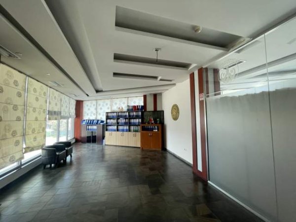 Tirane, jepet me qera ambjent biznesi Kati 3, 750 m²  (7 nentori kashar tirane)