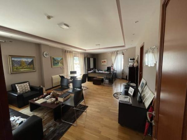 Tirane, jepet me qera ambjent biznesi Kati 3, 750 m²  (7 nentori kashar tirane)
