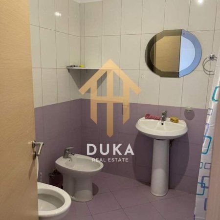 Tirane, jepet me qera apartament 2+1+BLK Kati 5, 90 m² (Ali Demi)