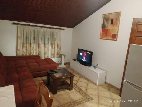 Tirane, jepet me qera apartament 1+1 Kati 2, 60 m² 33.000 Leke (Rruga Stavri Themeli)