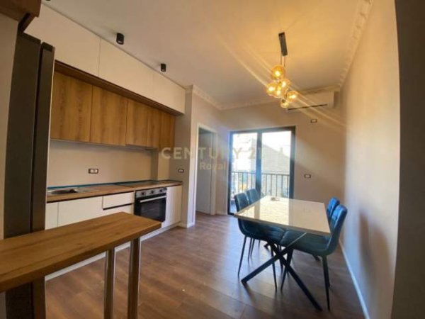 Tirane, jepet me qera apartament 2+1+BLK Kati 1, 80 m² 510 Euro (prane Kompleksit Halili)