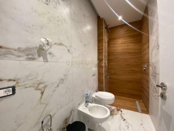 Tirane, jepet me qera apartament 2+1+BLK Kati 1, 80 m² 510 Euro (prane Kompleksit Halili)