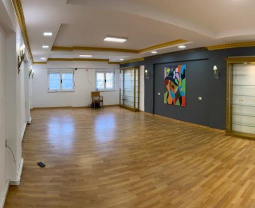 Tirane, jepet me qera ambjent biznesi Kati 1, 122 m² 1.100 Euro (DED GJON LULI)