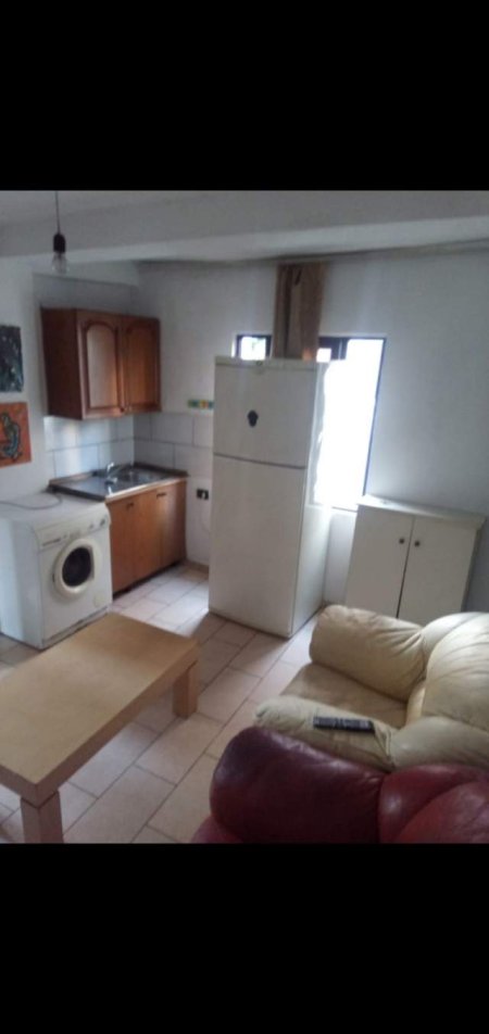 Tirane, jepet me qera Vile 1+1 Kati 2, 60 m² 30.000 Leke (21 Dhjetor)