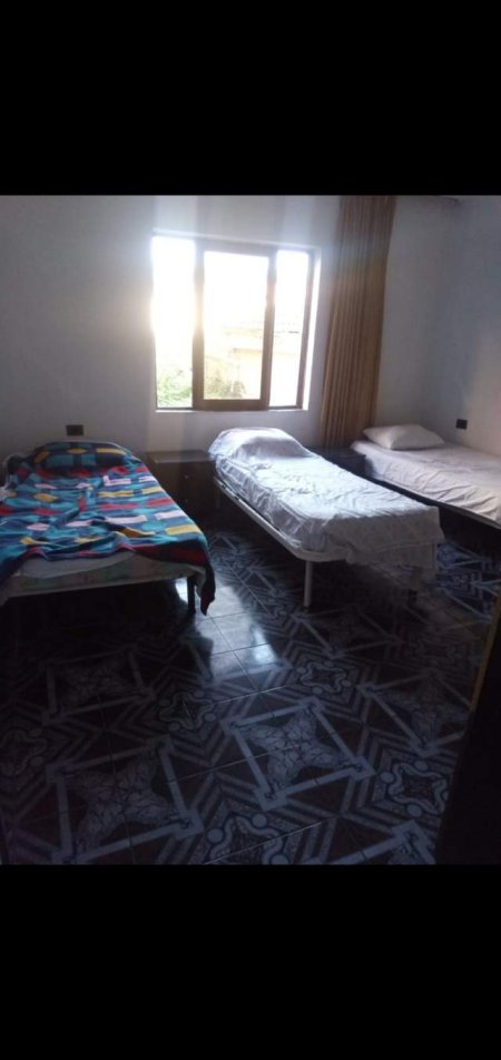 Tirane, jepet me qera Vile 1+1 Kati 2, 60 m² 30.000 Leke (21 Dhjetor)