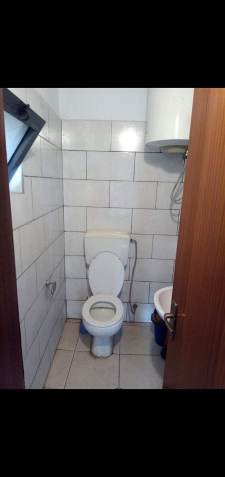 Tirane, jepet me qera Vile 1+1 Kati 2, 60 m² 30.000 Leke (21 Dhjetor)