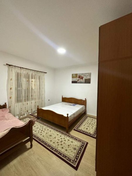 Tirane, jepet me qera Vile 2+1+BLK Kati 1, 100 m² 400 Euro (Siri Kodra , Rruga Gjon MIlli)