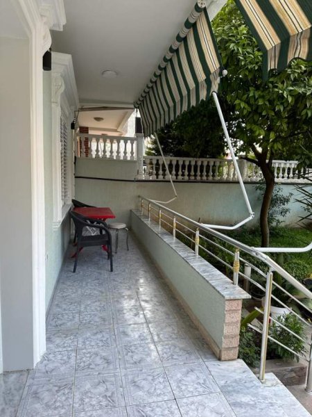 Tirane, jepet me qera Vile 2+1+BLK Kati 1, 100 m² 400 Euro (Siri Kodra , Rruga Gjon MIlli)