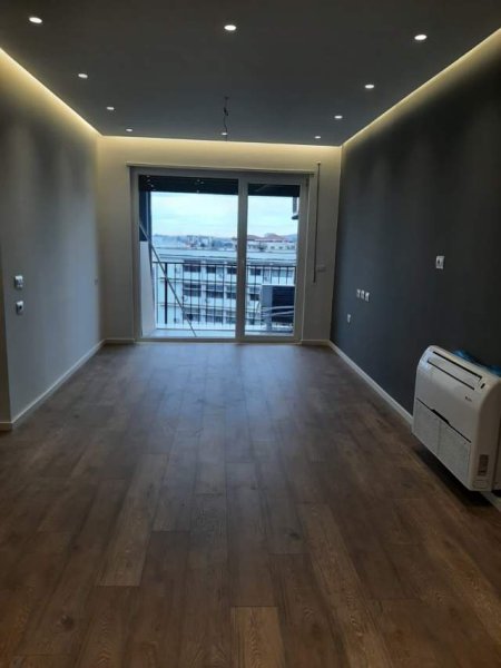 Tirane, jepet me qera ambjent biznesi Kati 6, 110 m² 600 Euro (21 Dhjetori)