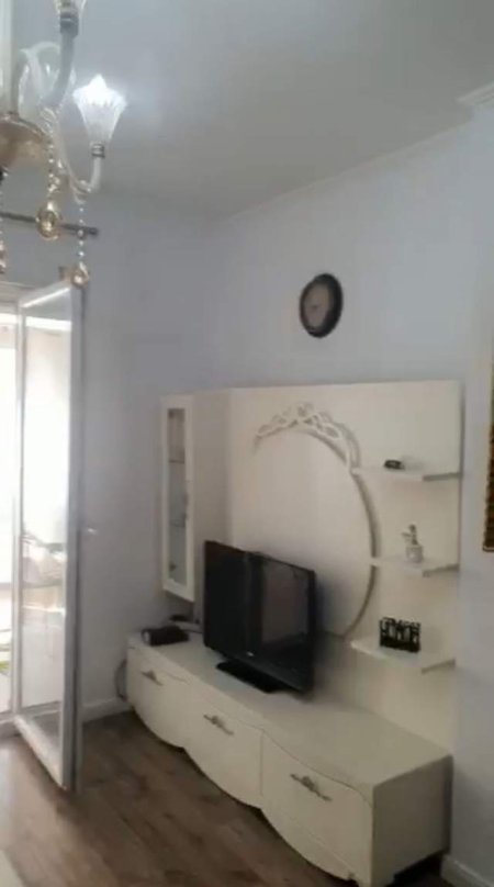 Tirane, jepet me qera apartament 2+1+BLK Kati 2, 80 m² 300 Euro (Fresk , Restorant Fresku)