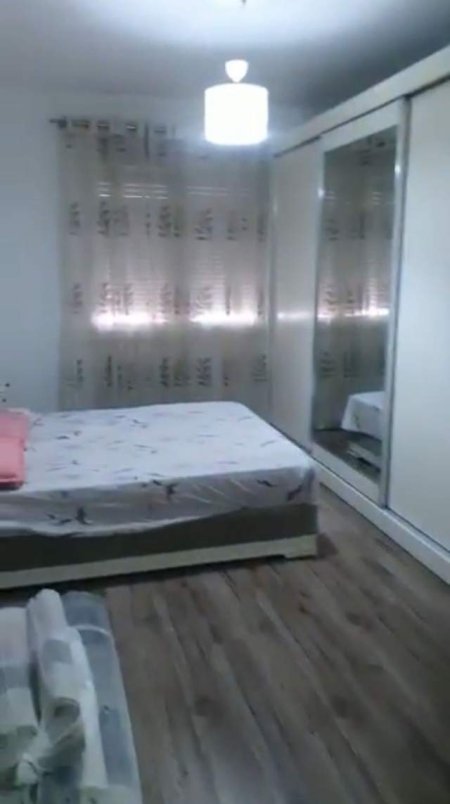 Tirane, jepet me qera apartament 2+1+BLK Kati 2, 80 m² 300 Euro (Fresk)