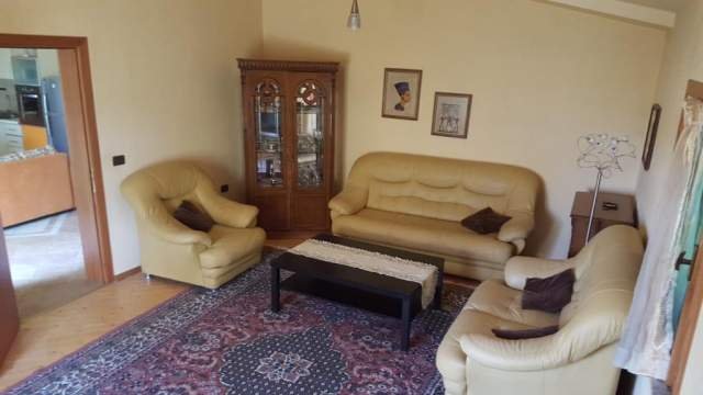 Tirane, jepet me qera shtepi 2+1+A+BLK Kati 2, 120 m² 450 Euro (Rruga todi shkurti)