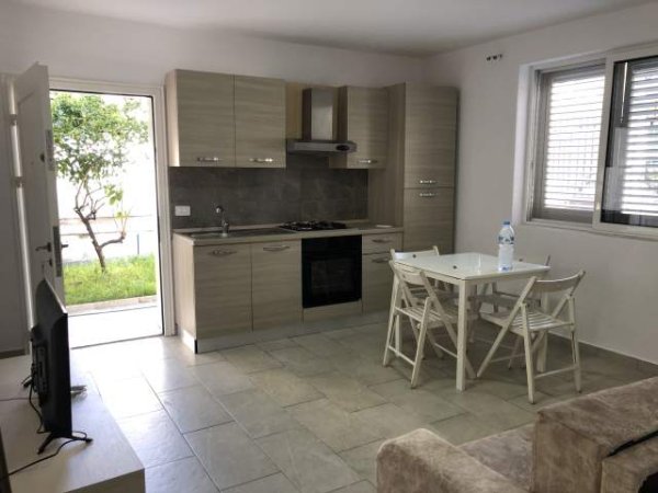 Tirane, jepet me qera shtepi 1+1+A+BLK Kati 1, 60 m² 300 Euro (Rruga dritan hoxha)