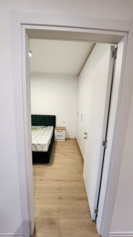 Tirane, jepet me qera apartament 1+1+BLK Kati 8, 65 m² 350 Euro (3 deshmoret)
