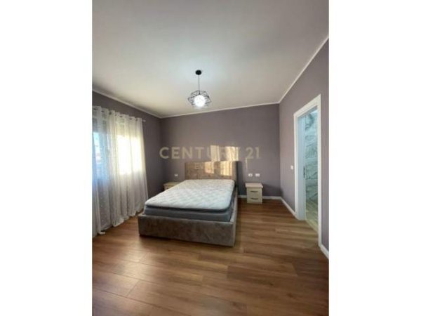 Tirane, jepet me qera apartament 2+1+A Kati 7, 107 m² 500 Euro (ASTIR)