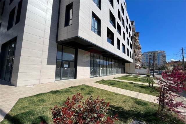 Tirane, shitet apartament duplex 2+1+BLK Kati 4, 116 m² 170.000 Euro (Riza Cerova, Pazari i Ri)