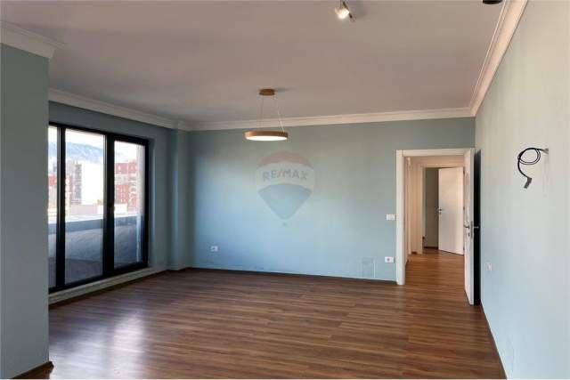 Tirane, shitet apartament duplex 2+1+BLK Kati 4, 116 m² 170.000 Euro (Riza Cerova, Pazari i Ri)