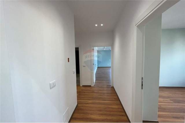 Tirane, shitet apartament duplex 2+1+BLK Kati 4, 116 m² 170.000 Euro (Riza Cerova, Pazari i Ri)