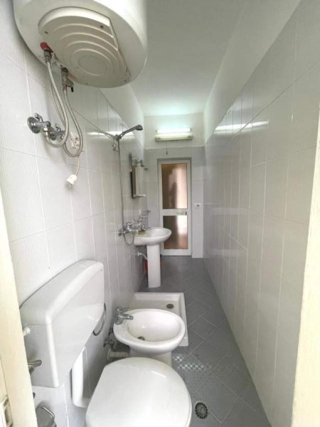 Tirane, shitet apartament 1+1+BLK Kati 3, 55 m² 75.000 Euro (Pazari i Ri-Sholla e kuqe)