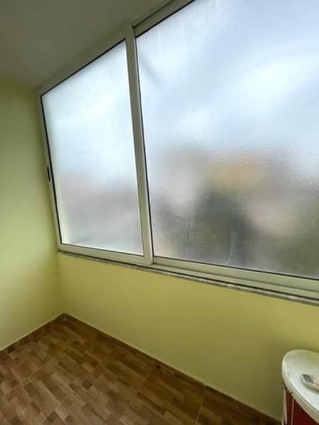 Tirane, shitet apartament 1+1+BLK Kati 3, 56 m² 75.000 Euro (Shkolla e Kuqe)