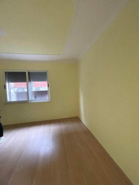 Tirane, shitet apartament 1+1+BLK Kati 3, 56 m² 75.000 Euro (Shkolla e Kuqe)
