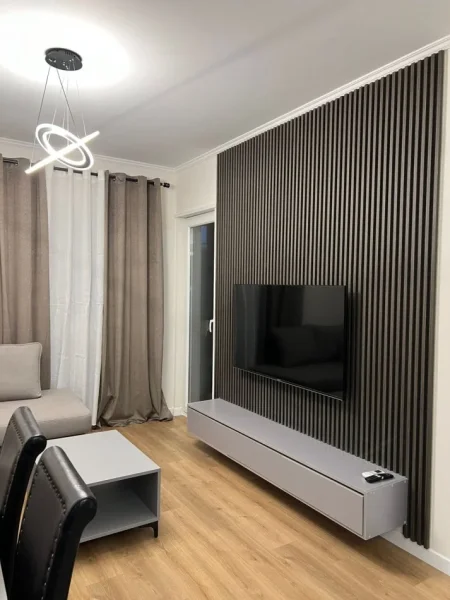 Tirane, jepet me qera apartament 1+1+Ballkon Kati 4, 68 m² 500 € (univers city)