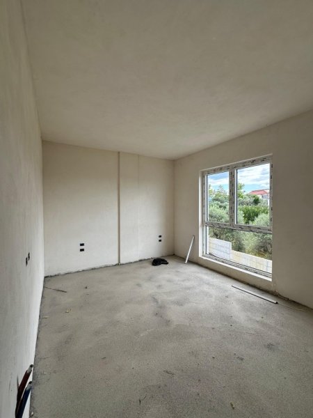 Tirane, shitet Vile 3 Katshe Kati 3, 250 m² 420.000 € (Liqeni Farkes)